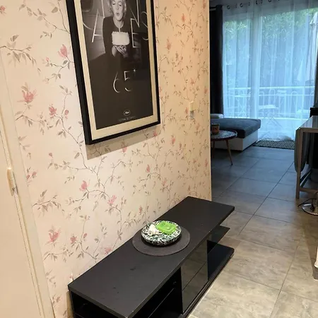 Stylish Apartment,only 60m To Sandy Beach, Privat 80m2 Garden, Location *