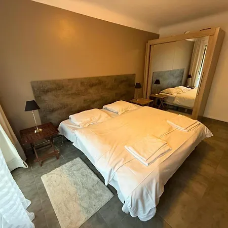 Stylish Apartment,only 60m To Sandy Beach, Privat 80m2 Garden, Location