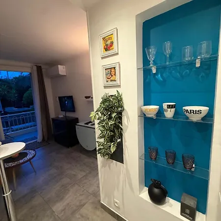 Stylish Apartment,only 60m To Sandy Beach, Privat 80m2 Garden, Location 公寓 *