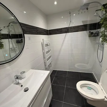 公寓 Stylish Apartment,only 60m To Sandy Beach, Privat 80m2 Garden, Location