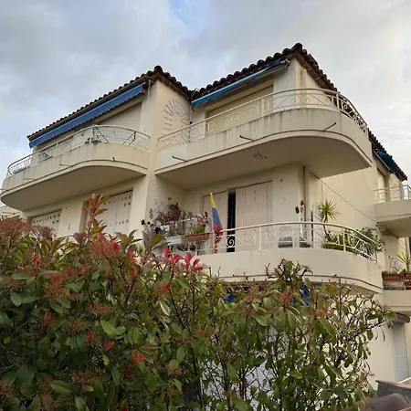 Stylish Apartment,only 60m To Sandy Beach, Privat 80m2 Garden, Location