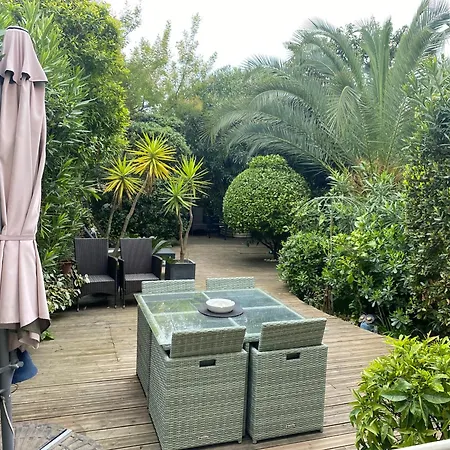 Appartement Stylish Apartment,only 60m To Sandy Beach, Privat 80m2 Garden, Location Cannes